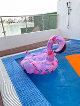 تحميل الصورة في عارض المعرض ،Pink Flamingo Ride-On Float Inflatable
