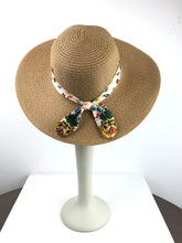 Load image into Gallery viewer, ARUBA PAPER BEACH HAT
