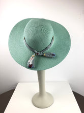 Load image into Gallery viewer, ARUBA PAPER BEACH HAT

