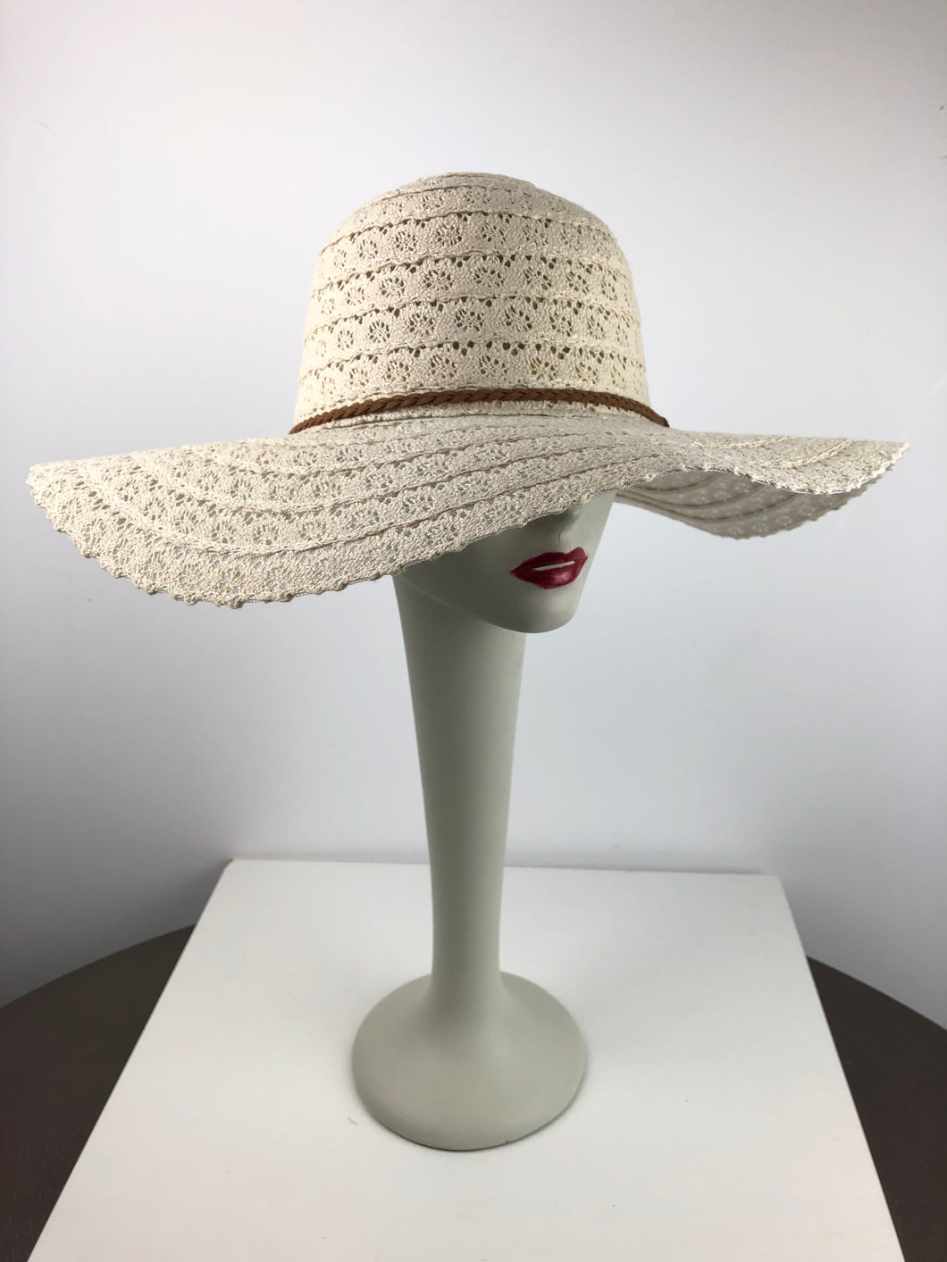FANCY BEACH HAT