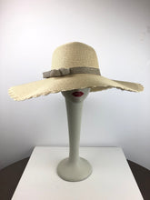 Load image into Gallery viewer, CLASSY - PAPER BEACH HAT
