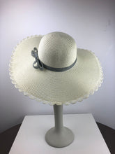 Load image into Gallery viewer, CLASSY - PAPER BEACH HAT
