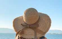 Load image into Gallery viewer, CLIVIA - HANDMADE STRAW BEACH HAT
