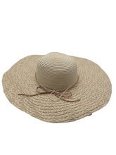 Load image into Gallery viewer, SHELL STRAW BEACH HAT
